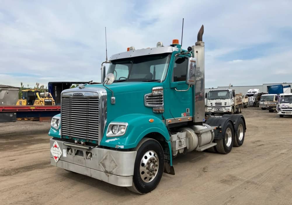 **Wrecking** 2019 Freightliner Coronado 114 - Image 27
