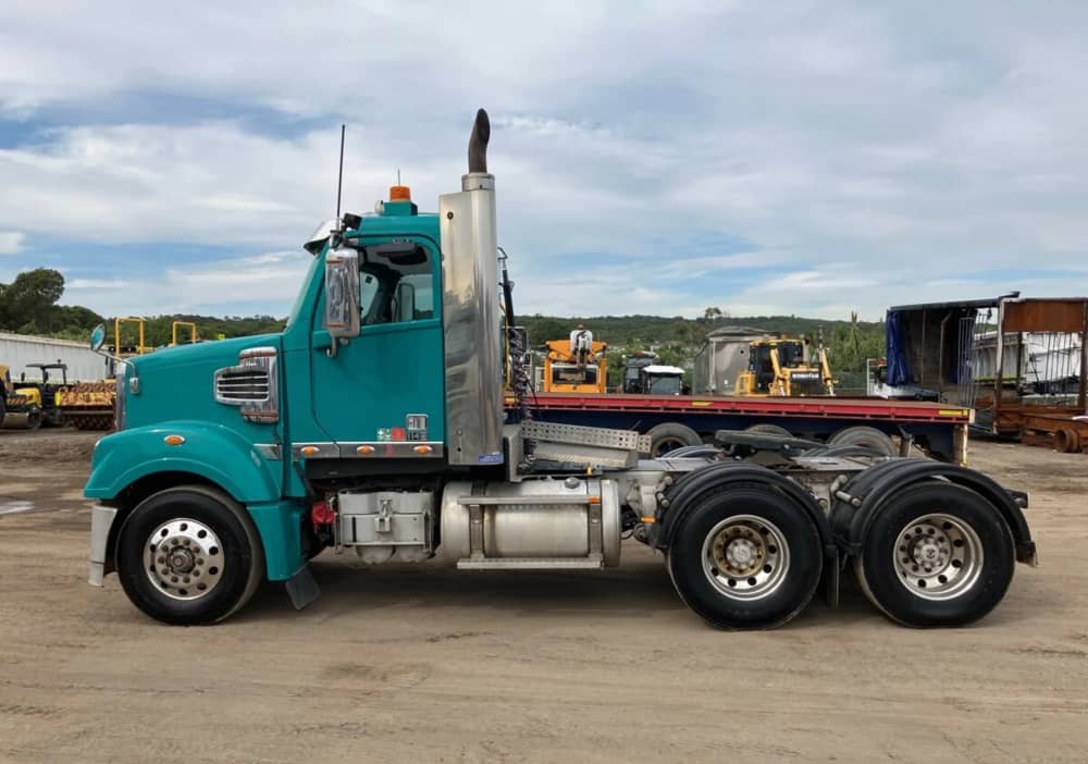 **Wrecking** 2019 Freightliner Coronado 114 - Image 28