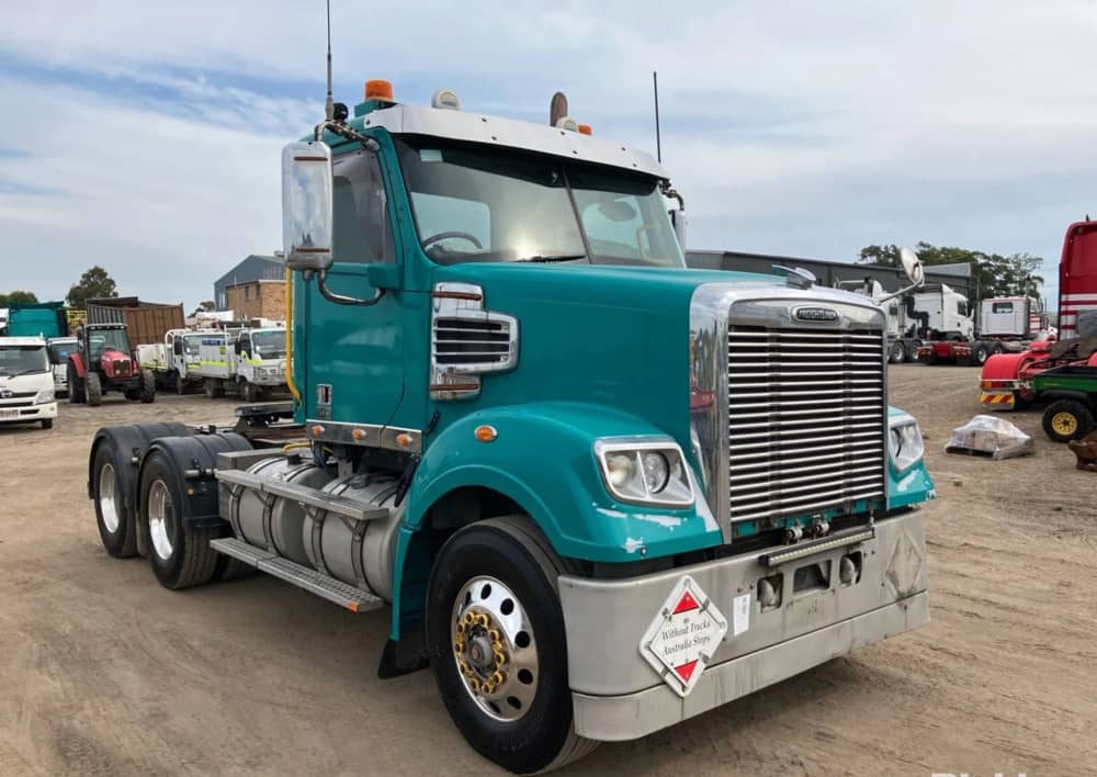 **Wrecking** 2019 Freightliner Coronado 114