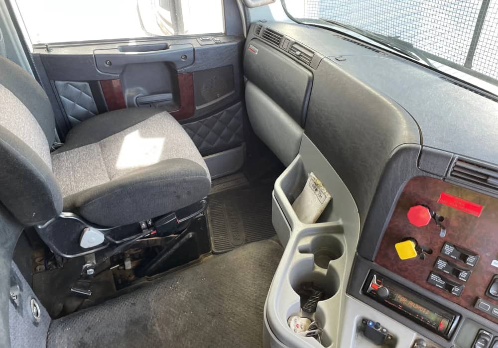 **Wrecking** 2013 Freightliner Argosy FLH - Image 6