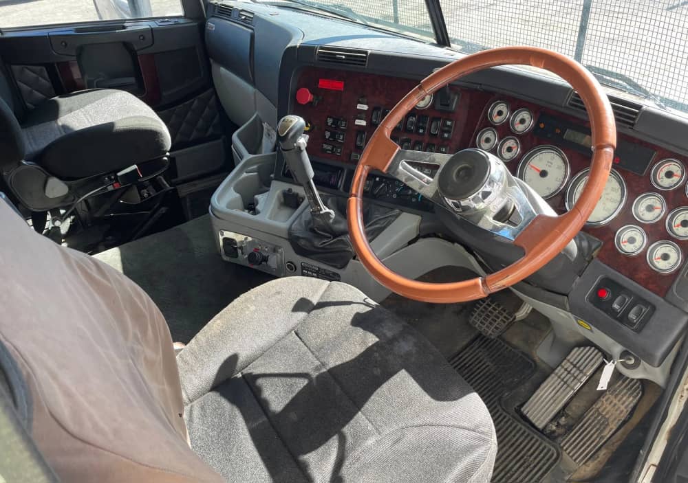 **Wrecking** 2013 Freightliner Argosy FLH - Image 27