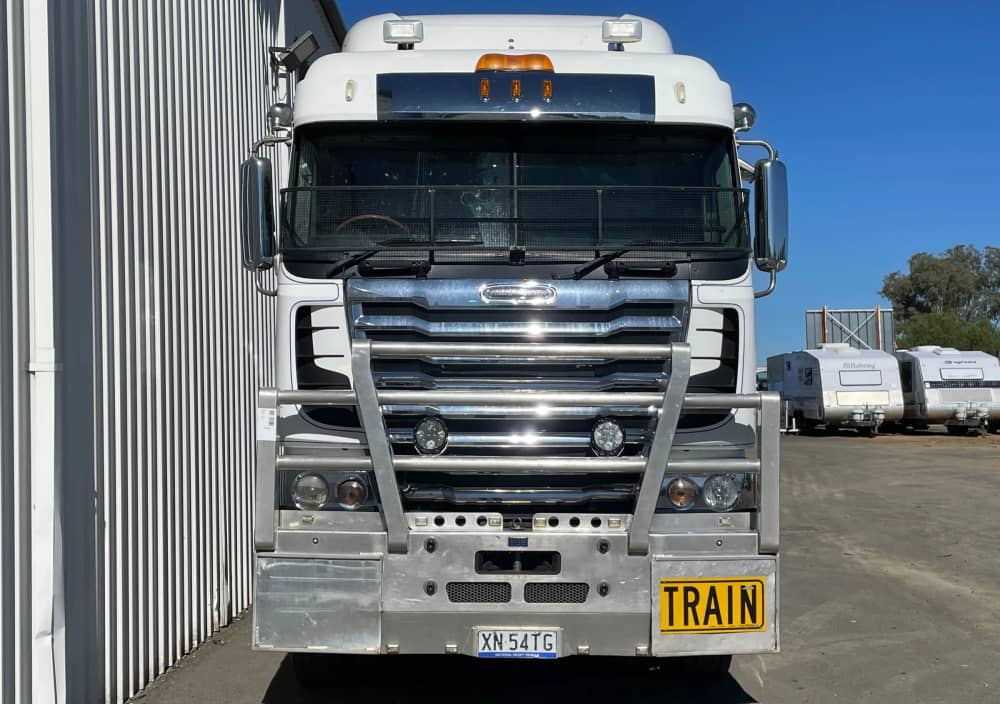 **Wrecking** 2013 Freightliner Argosy FLH - Image 30