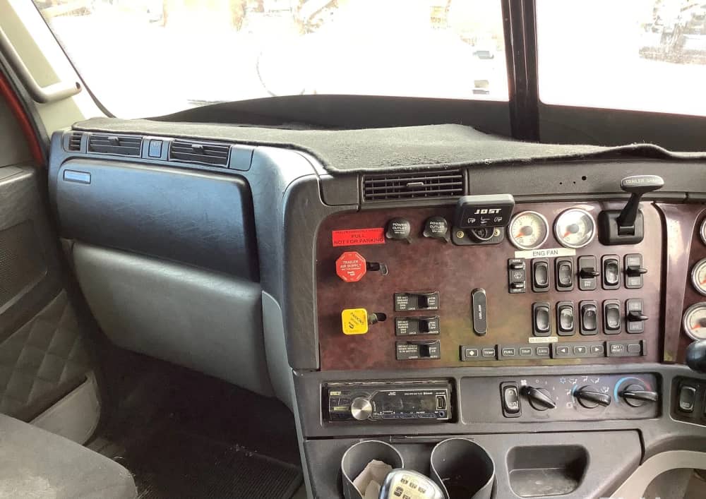 **Wrecking** 2014 Freightliner FLX Coronado - Image 8