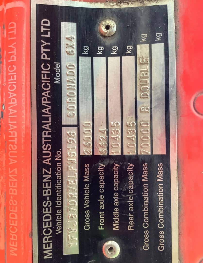 **Wrecking** 2014 Freightliner FLX Coronado - Image 10