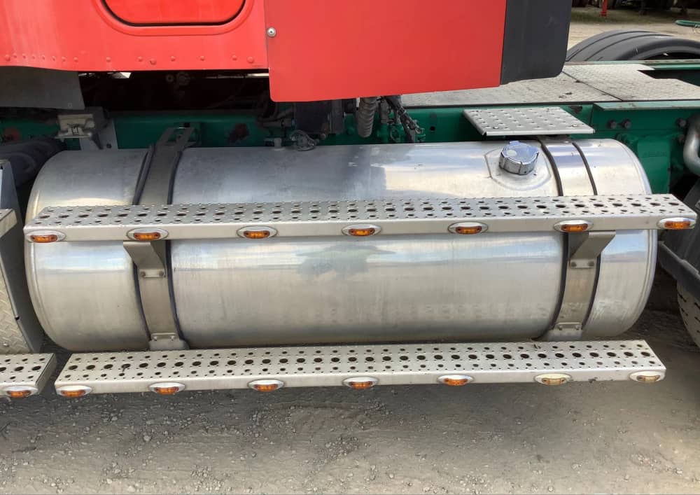 **Wrecking** 2014 Freightliner FLX Coronado - Image 18