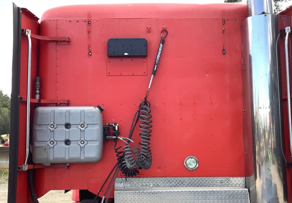 **Wrecking** 2014 Freightliner FLX Coronado - Image 20