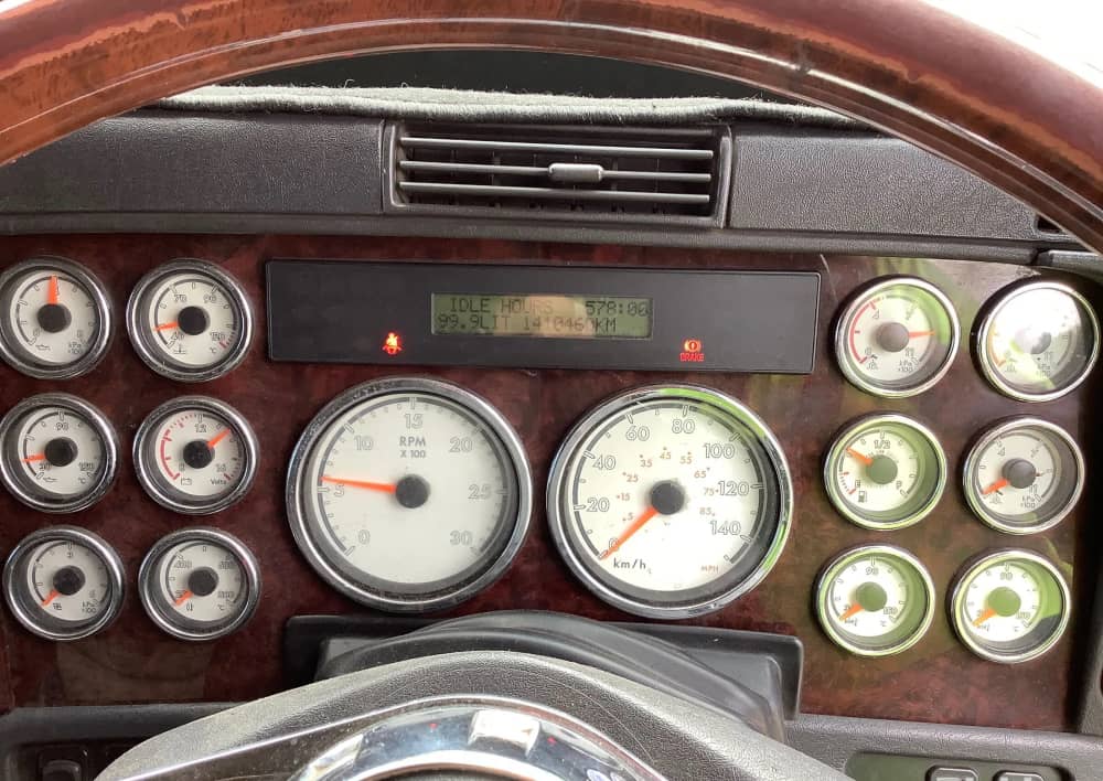 **Wrecking** 2014 Freightliner FLX Coronado - Image 21