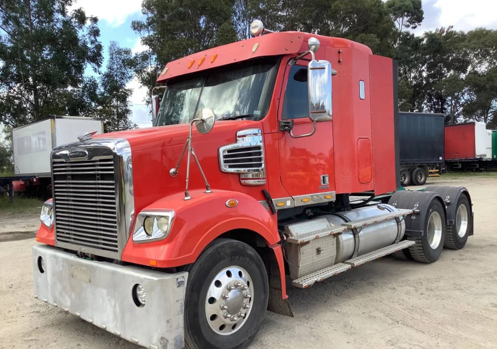 **Wrecking** 2014 Freightliner FLX Coronado - Image 29
