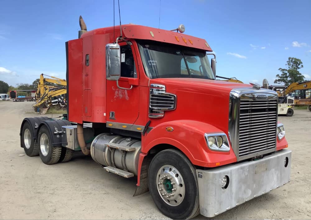 **Wrecking** 2014 Freightliner FLX Coronado - Image 31