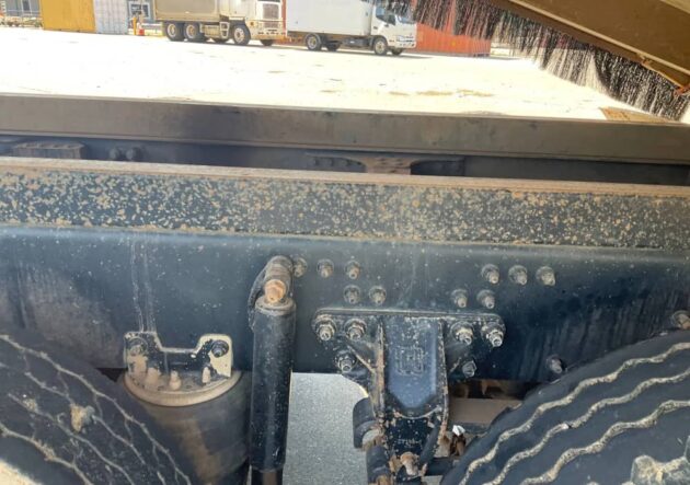 **Wrecking** 2010 Mack CMMR Granite - Image 5