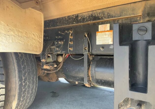 **Wrecking** 2010 Mack CMMR Granite - Image 12