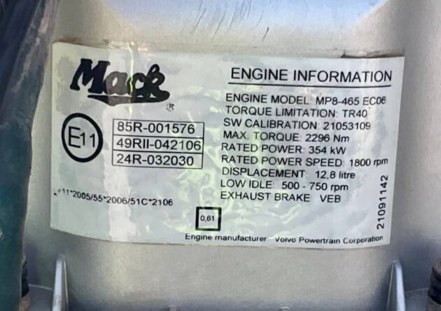**Wrecking** 2010 Mack CMMR Granite - Image 14