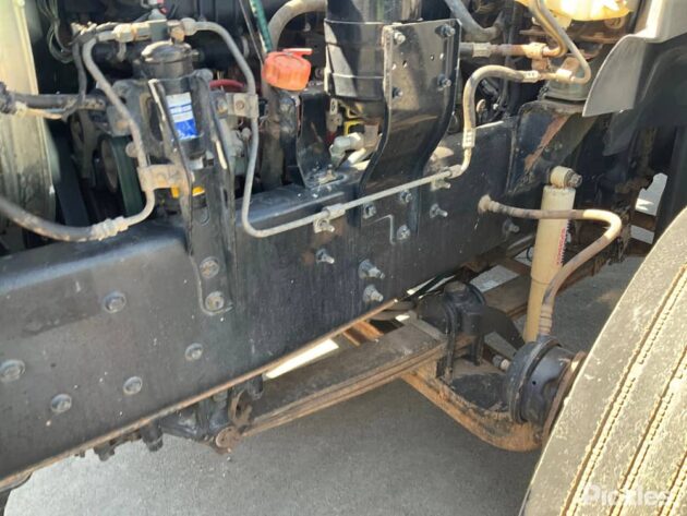 **Wrecking** 2010 Mack CMMR Granite - Image 19