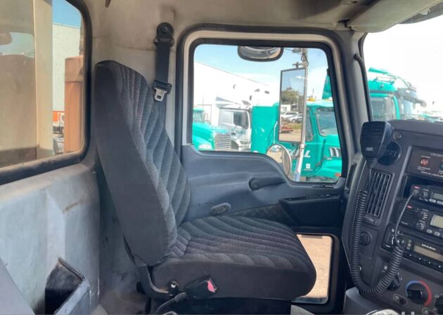 **Wrecking** 2010 Mack CMMR Granite - Image 33