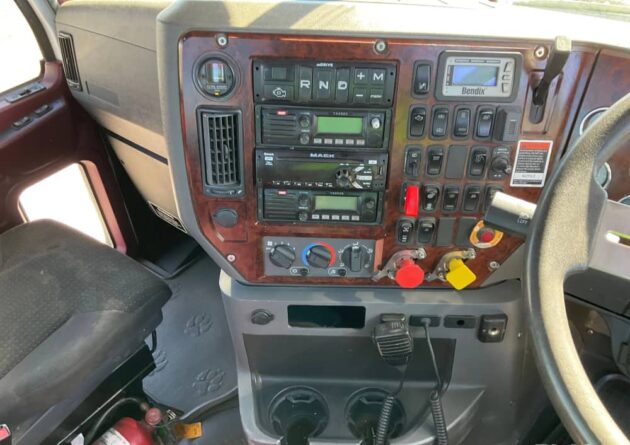**Wrecking** 2018 Mack Superliner CLXT - Image 12