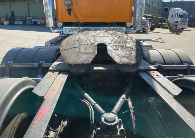 **Wrecking** 2018 Mack Superliner CLXT - Image 16