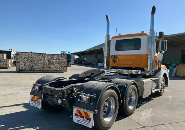 **Wrecking** 2018 Mack Superliner CLXT - Image 21