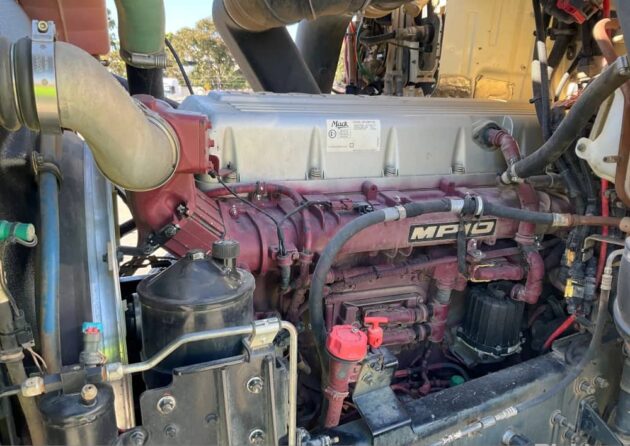 **Wrecking** 2018 Mack Superliner CLXT - Image 23