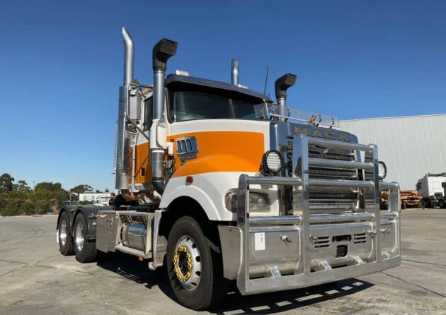 **Wrecking** 2018 Mack Superliner CLXT - Image 25