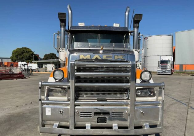 **Wrecking** 2018 Mack Superliner CLXT - Image 26