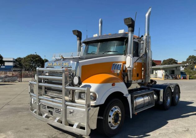 **Wrecking** 2018 Mack Superliner CLXT