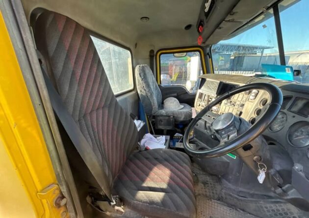 **Wrecking** 2009 Mack CSMR - Image 10
