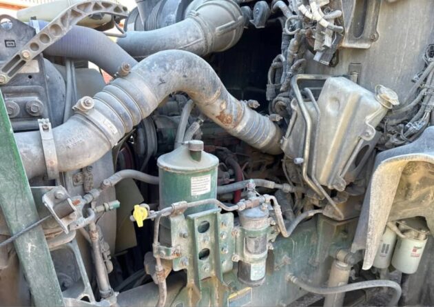 **Wrecking** 2009 Mack CSMR - Image 23