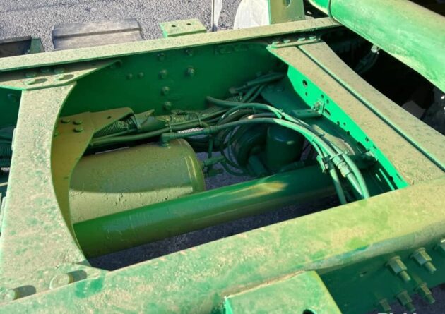 **Wrecking** 2009 Mack CSMR - Image 31