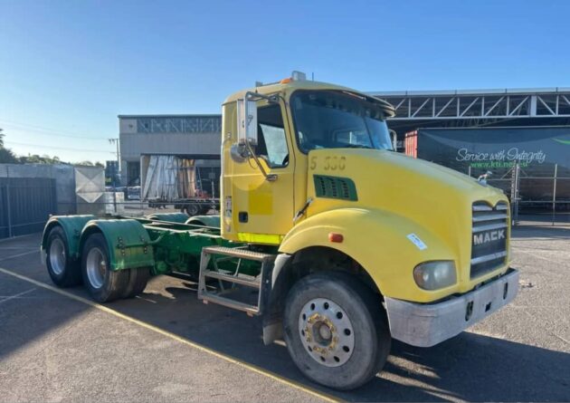 **Wrecking** 2009 Mack CSMR