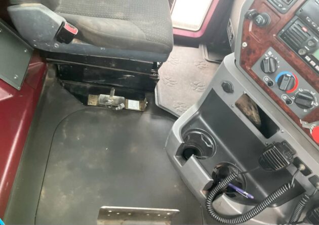 ** Wrecking** 2017 Mack Superliner CLXT - Image 4