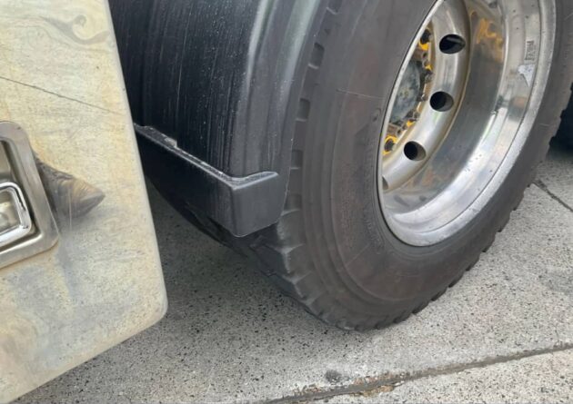 ** Wrecking** 2017 Mack Superliner CLXT - Image 10