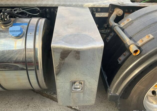 ** Wrecking** 2017 Mack Superliner CLXT - Image 14