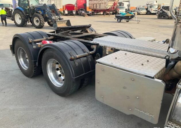 ** Wrecking** 2017 Mack Superliner CLXT - Image 26