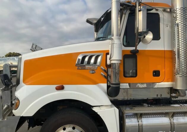 ** Wrecking** 2017 Mack Superliner CLXT - Image 30
