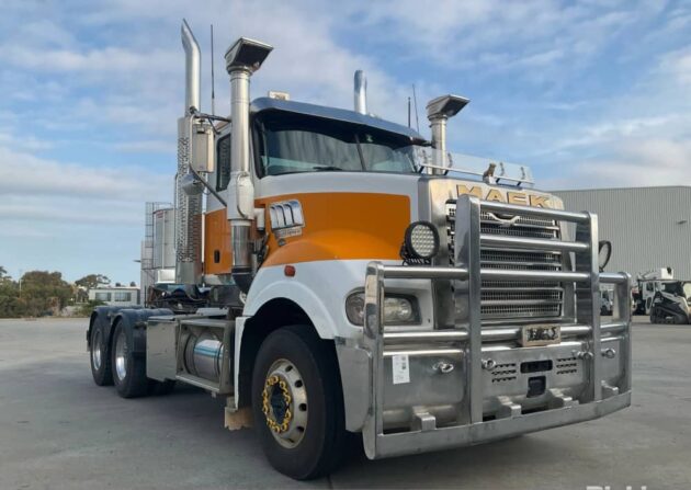 ** Wrecking** 2017 Mack Superliner CLXT - Image 32