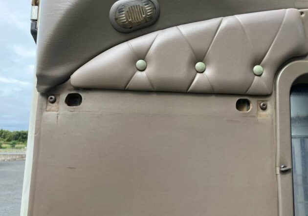 ** Wrecking** 2005 Mack Trident - Image 5
