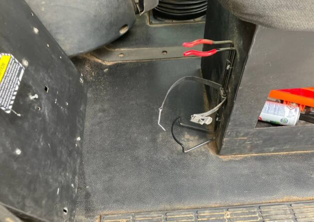** Wrecking** 2005 Mack Trident - Image 19