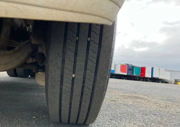** Wrecking** 2005 Mack Trident - Image 47