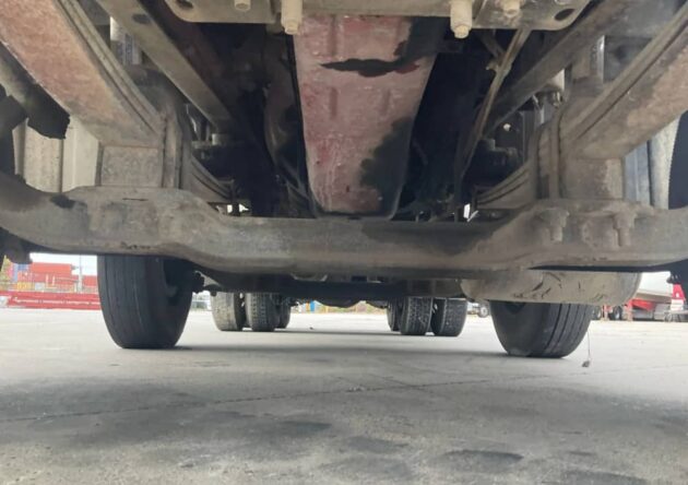 **Wrecking** 2009 Mack Metro Liner CSMR - Image 6