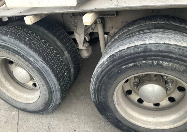 **Wrecking** 2009 Mack Metro Liner CSMR - Image 10