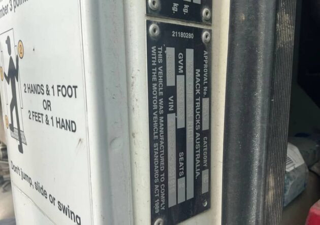**Wrecking** 2009 Mack Metro Liner CSMR - Image 22