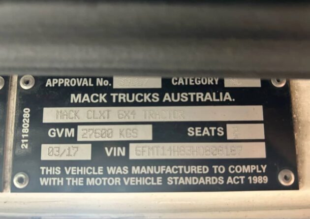 **Wrecking** 2017 Mack Superliner CLXT - Image 2