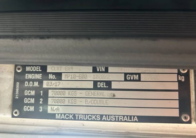 **Wrecking** 2017 Mack Superliner CLXT - Image 3