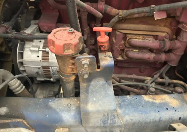 **Wrecking** 2017 Mack Superliner CLXT - Image 6