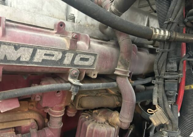 **Wrecking** 2017 Mack Superliner CLXT - Image 10