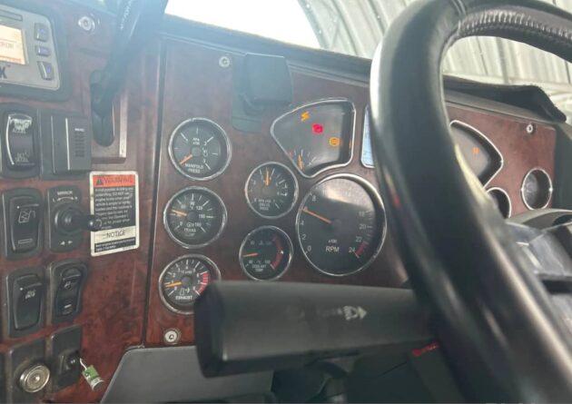 **Wrecking** 2017 Mack Superliner CLXT - Image 27