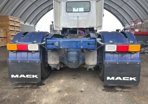 **Wrecking** 2017 Mack Superliner CLXT - Image 39