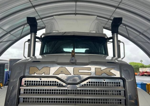 **Wrecking** 2017 Mack Superliner CLXT - Image 51