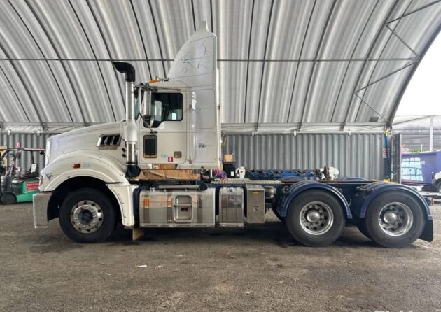 **Wrecking** 2017 Mack Superliner CLXT - Image 53