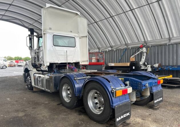 **Wrecking** 2017 Mack Superliner CLXT - Image 54